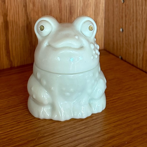 Avon To a Wild Rose Frog - Picture 1 of 10